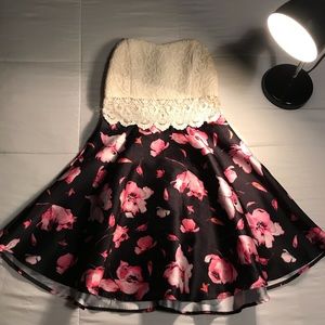 Short Dress with Pink Flowers 🌸